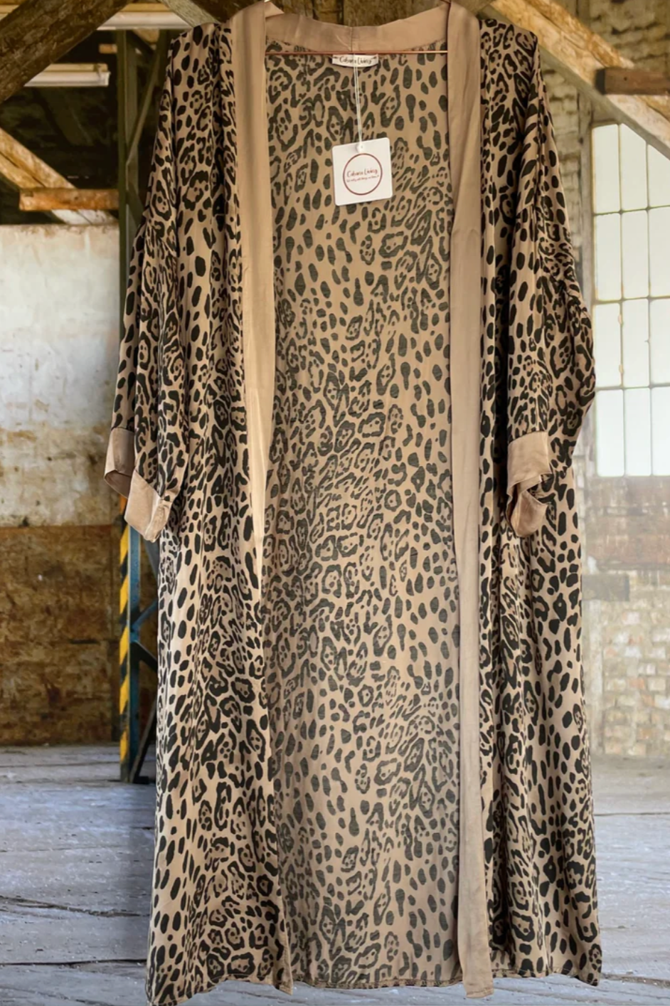 Kimono med leopardmønster
