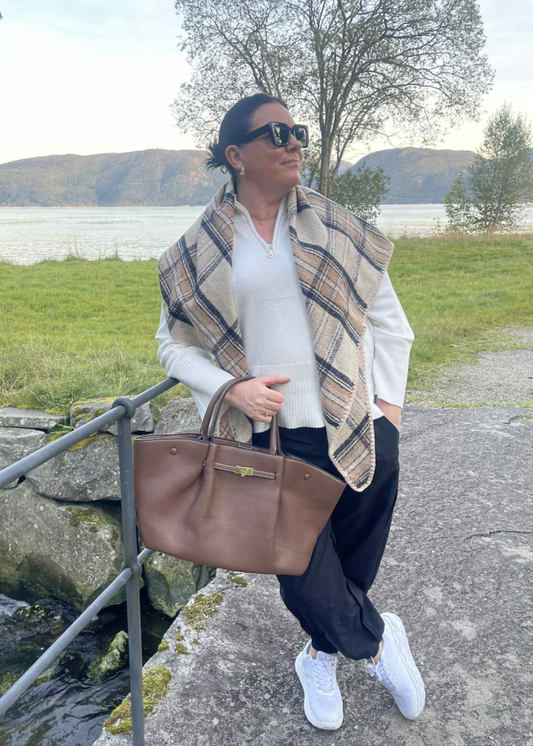 Svart bukse med løs passform