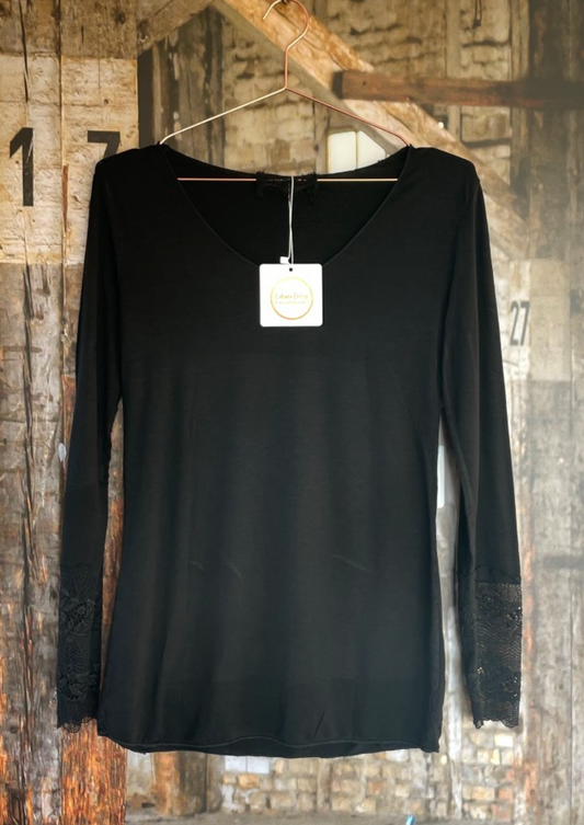 Lekker genser med blondekant