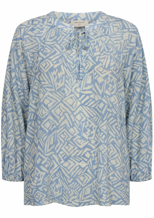 Blå bluse med knyting og mønster