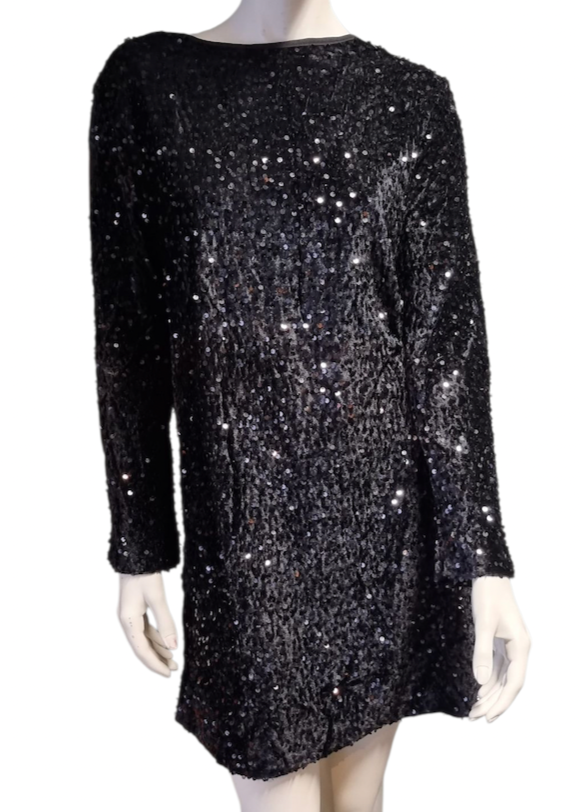 Kjole med paljetter og sløyfe på ryggen