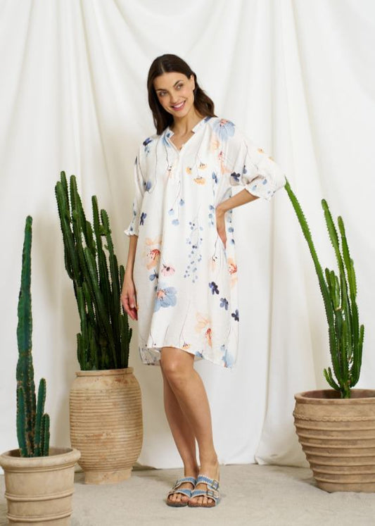 Hvit skjortekjole med blomster
