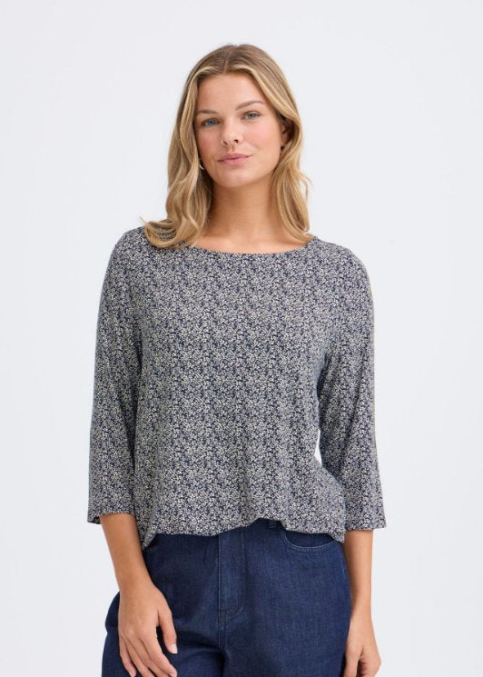 Blå topp med løs passform