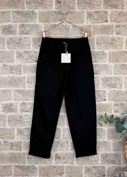 Svarte bukser med rett passform