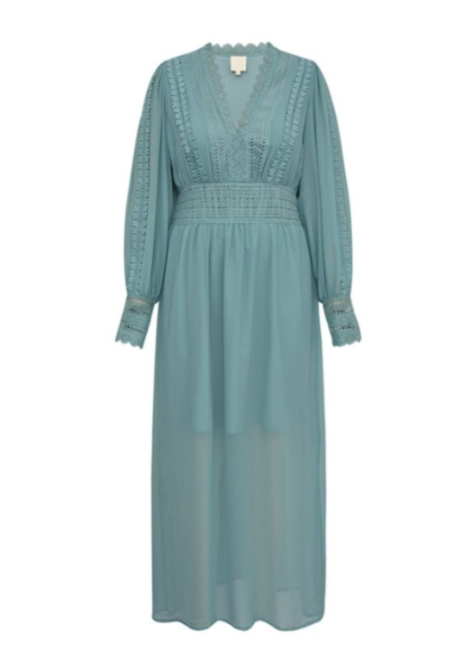 Blå maxikjole med blonder