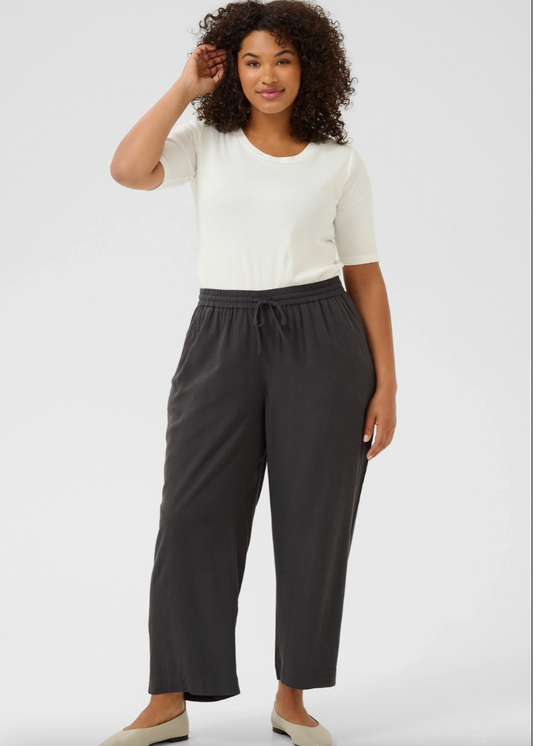 Svarte bukser cropped