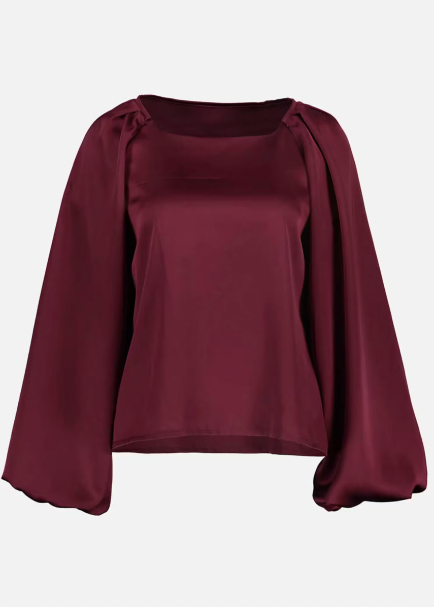 Vinrød bluse med satengeffekt