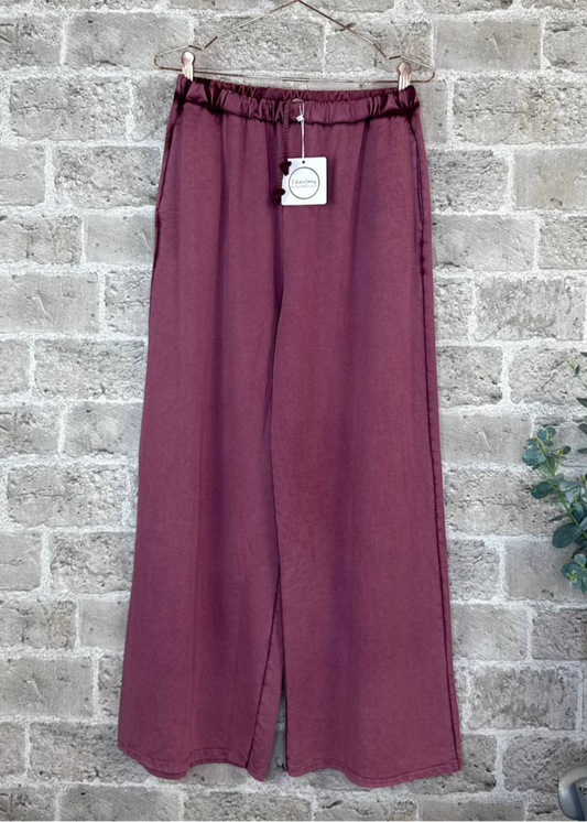 Burgunder bukse med vide ben