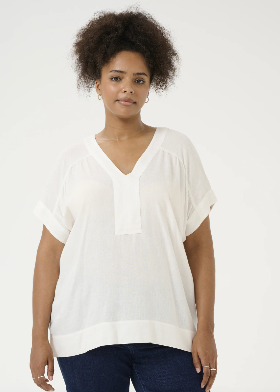 Hvit bluse med v-hals