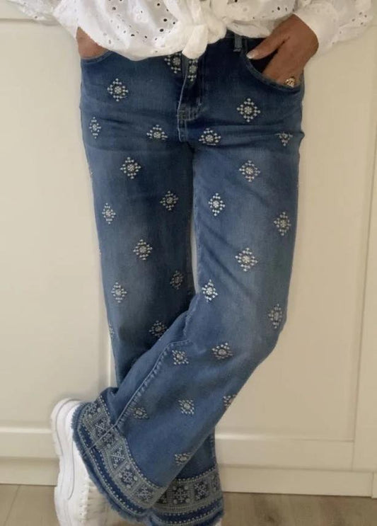 Bukse med broderte detaljer