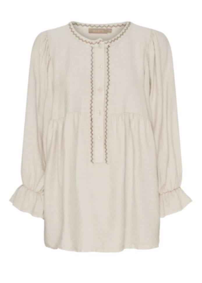 Hvit skjorte med lange ermer