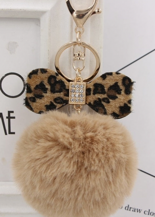 Veskepynt med pels i beige