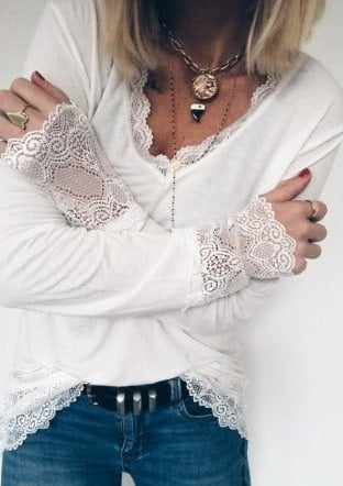 Hvit topp med blondekant