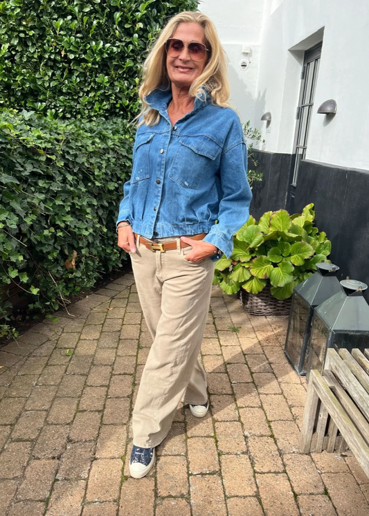 Beige bukse med vide ben