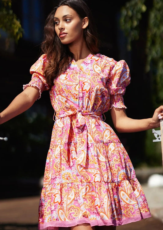 Lekker kort kjole med knyting