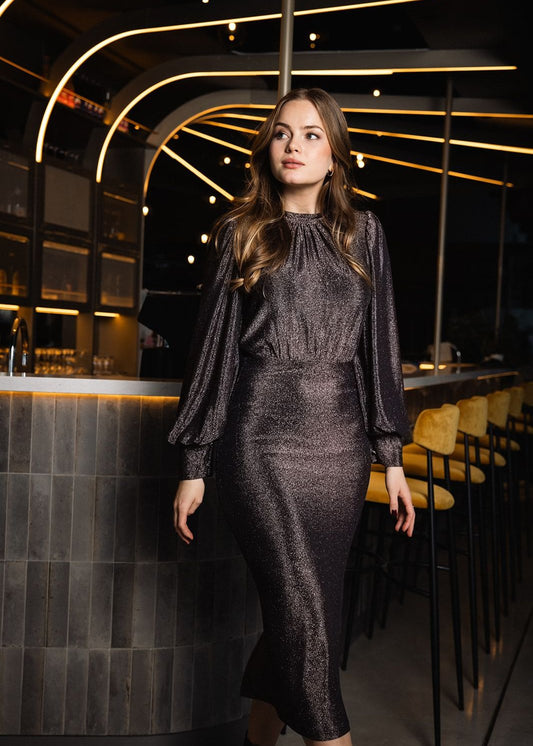 Glitrende tettsittende kjole