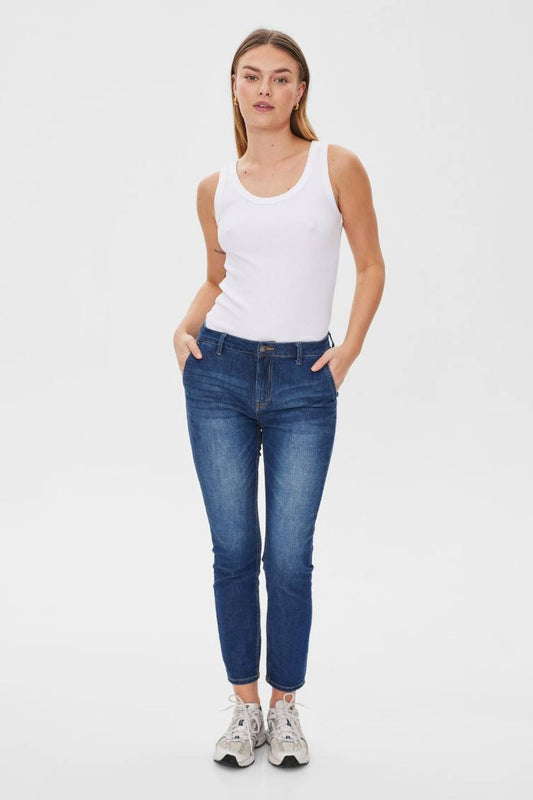 Slim-fit jeans