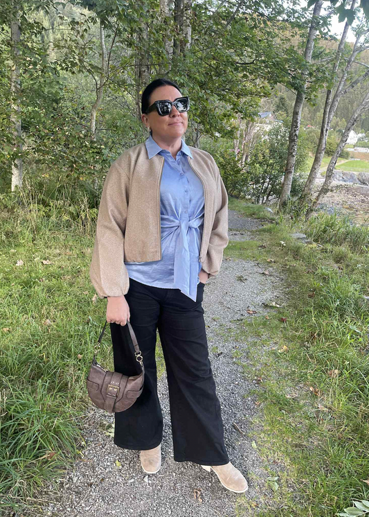 Svart bukse med rette ben