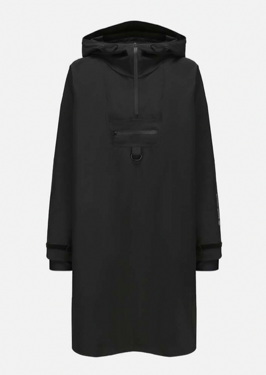Tøff regnponcho i svart