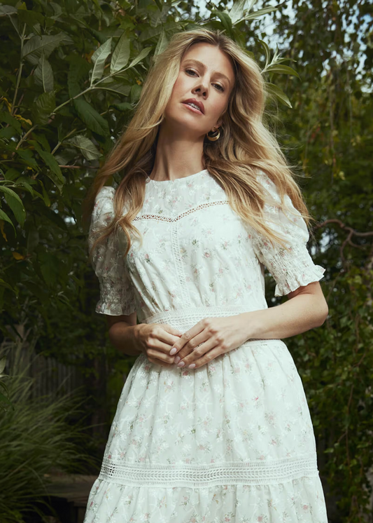 Kort kjole med blomstermønster