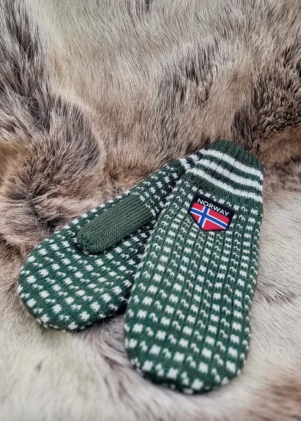 Strikkevotter islender