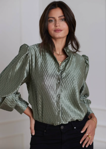 Grønn bluse med knapper og ballongermer