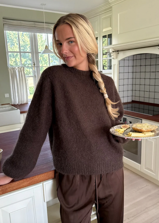 Brun strikket genser