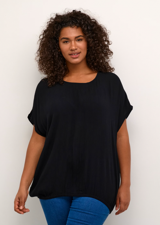 Svart t-skjorte med løs passform