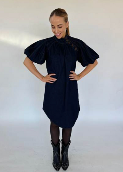 Kjole i denim med knapper 