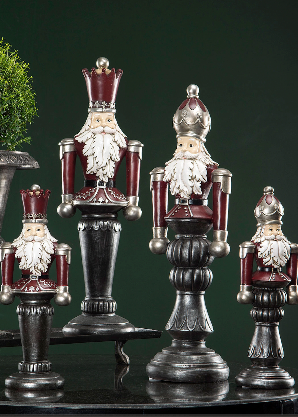 4 stk nøtteknekkere