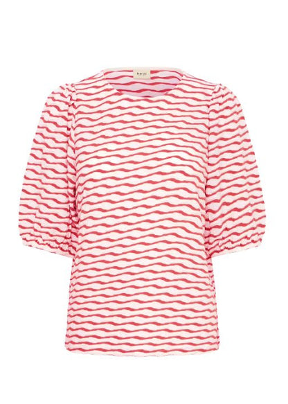 rosa topp med bølgete mønster