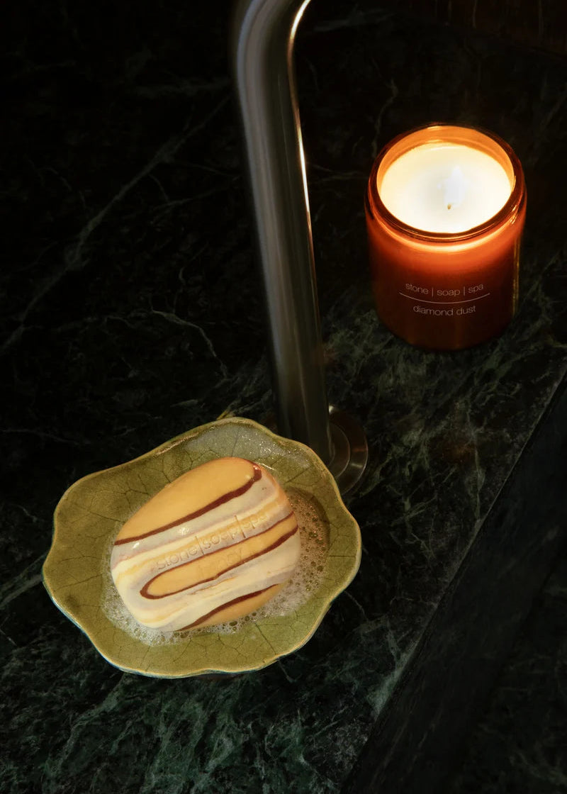 Stone soap honning