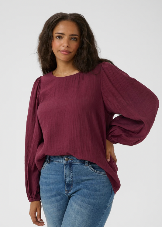 Burgunderfarget bluse med løse ermer