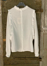 Last inn bildet i Galleri-visningsprogrammet, Hvit bluse

