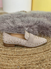 Last inn bildet i Galleri-visningsprogrammet, Taupe suede sko
