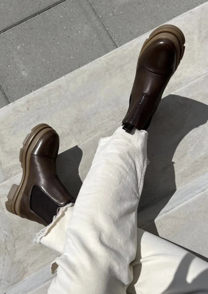 Lave mørkebrune skinnboots