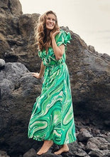 Last inn bildet i Galleri-visningsprogrammet, Lang mønstre grønn kjole
